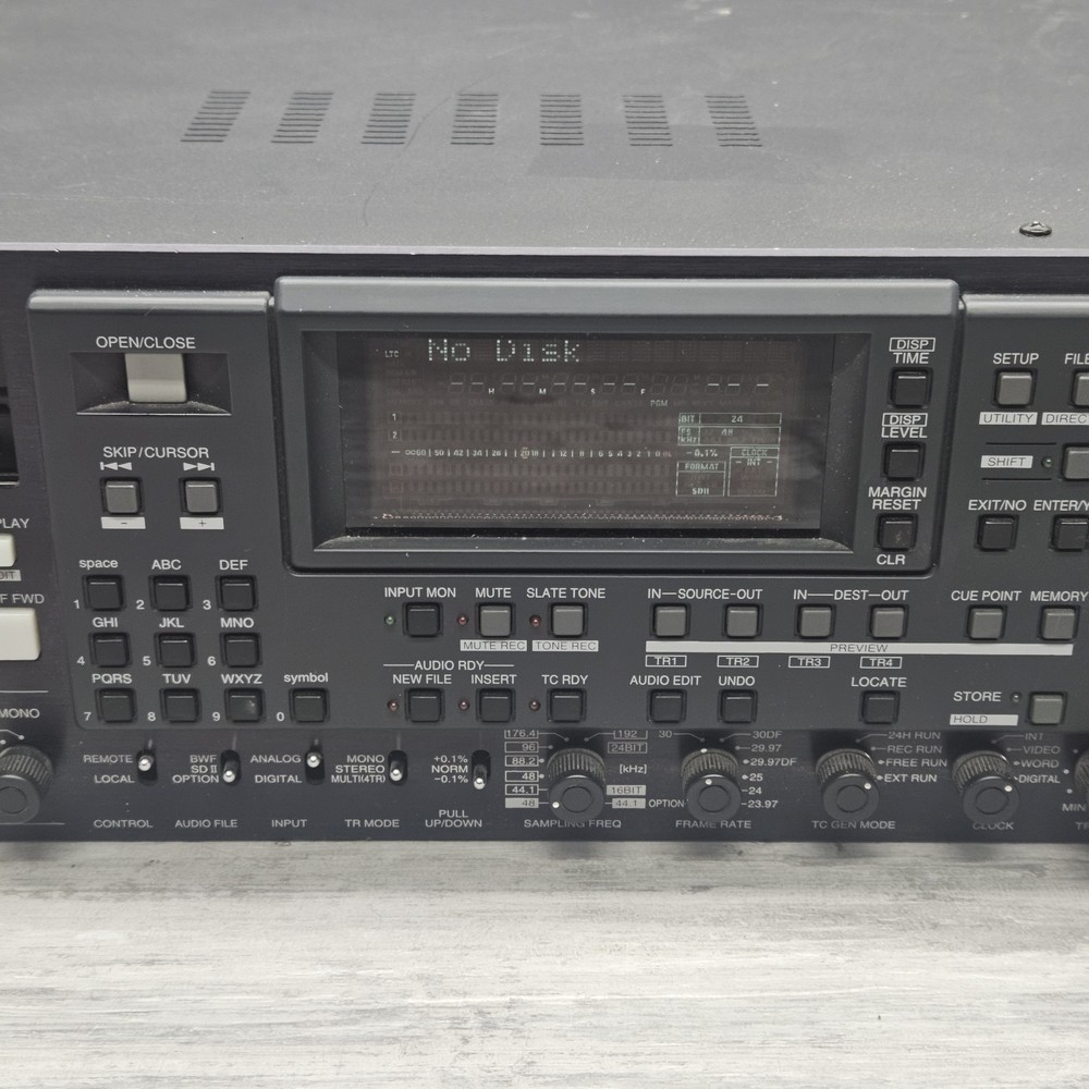 Fostex DV40 DVD-RAM Multitrack Recorder Pro Level Master Recorder