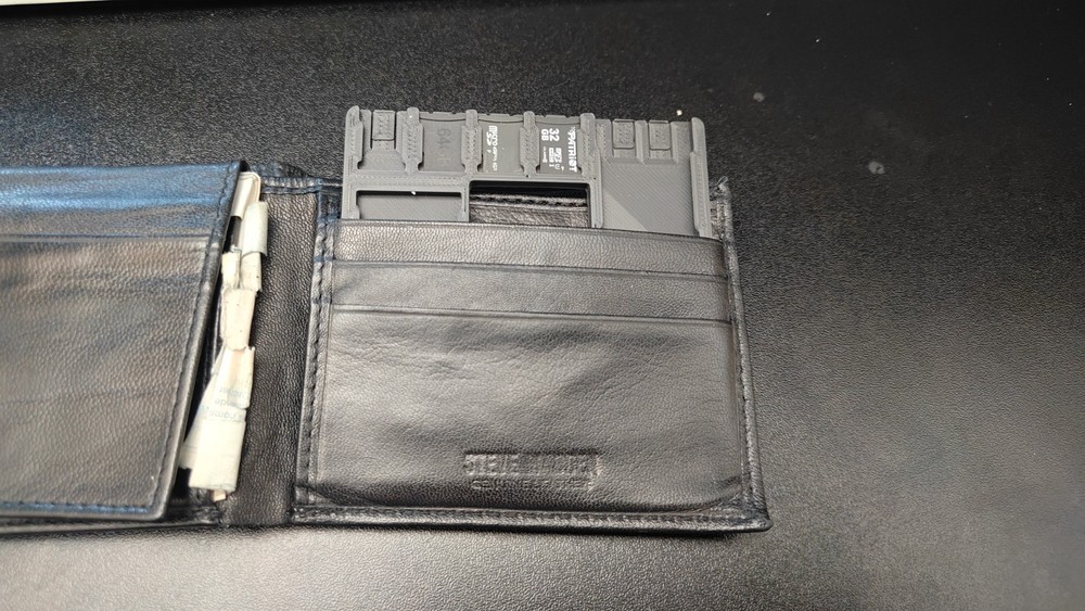 MicroSD & SD Card Wallet Holder for 8x MicroSD & 2x SD for data transfer backup