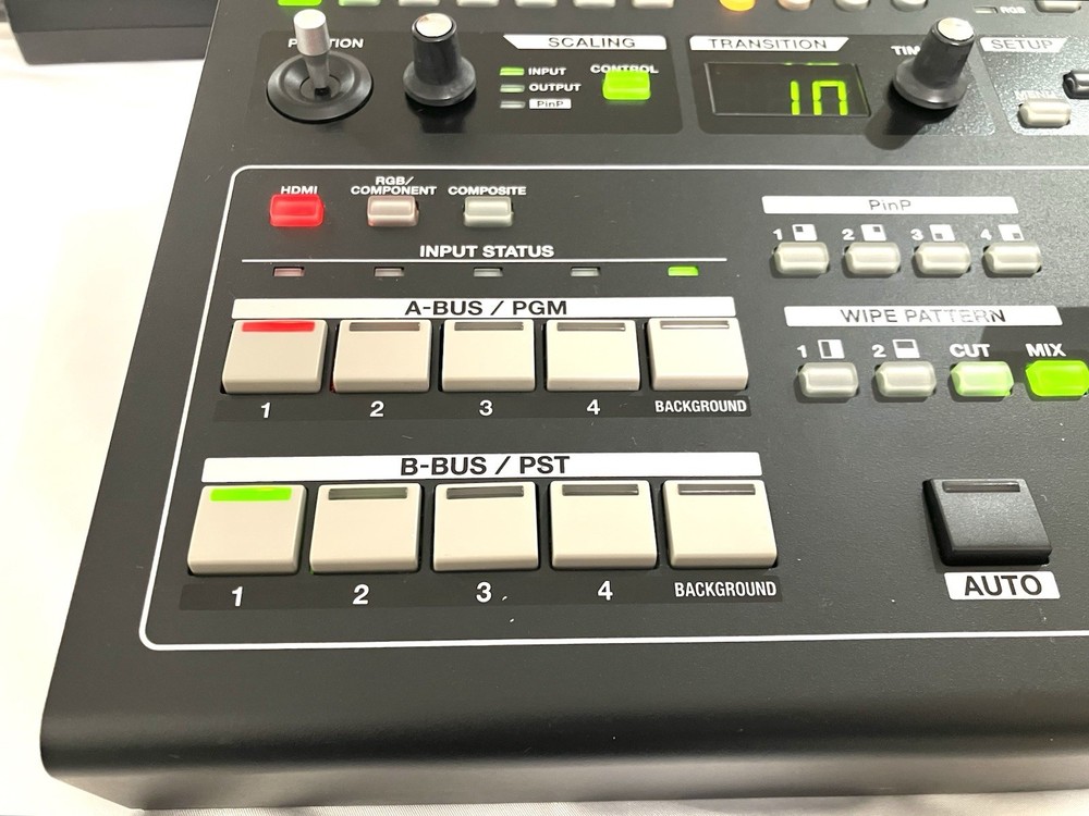 Roland V-40HD Video Switcher Multi-Format Tested Working w/ Manual