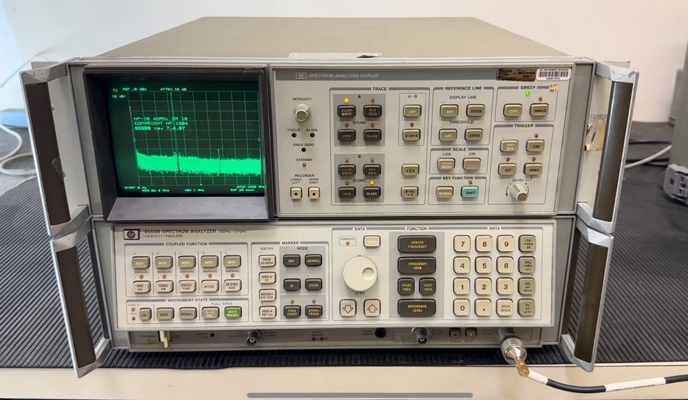 HP 8568B Spectrum Analyzer / 85662A Display Unit & Interconnect cables Read
