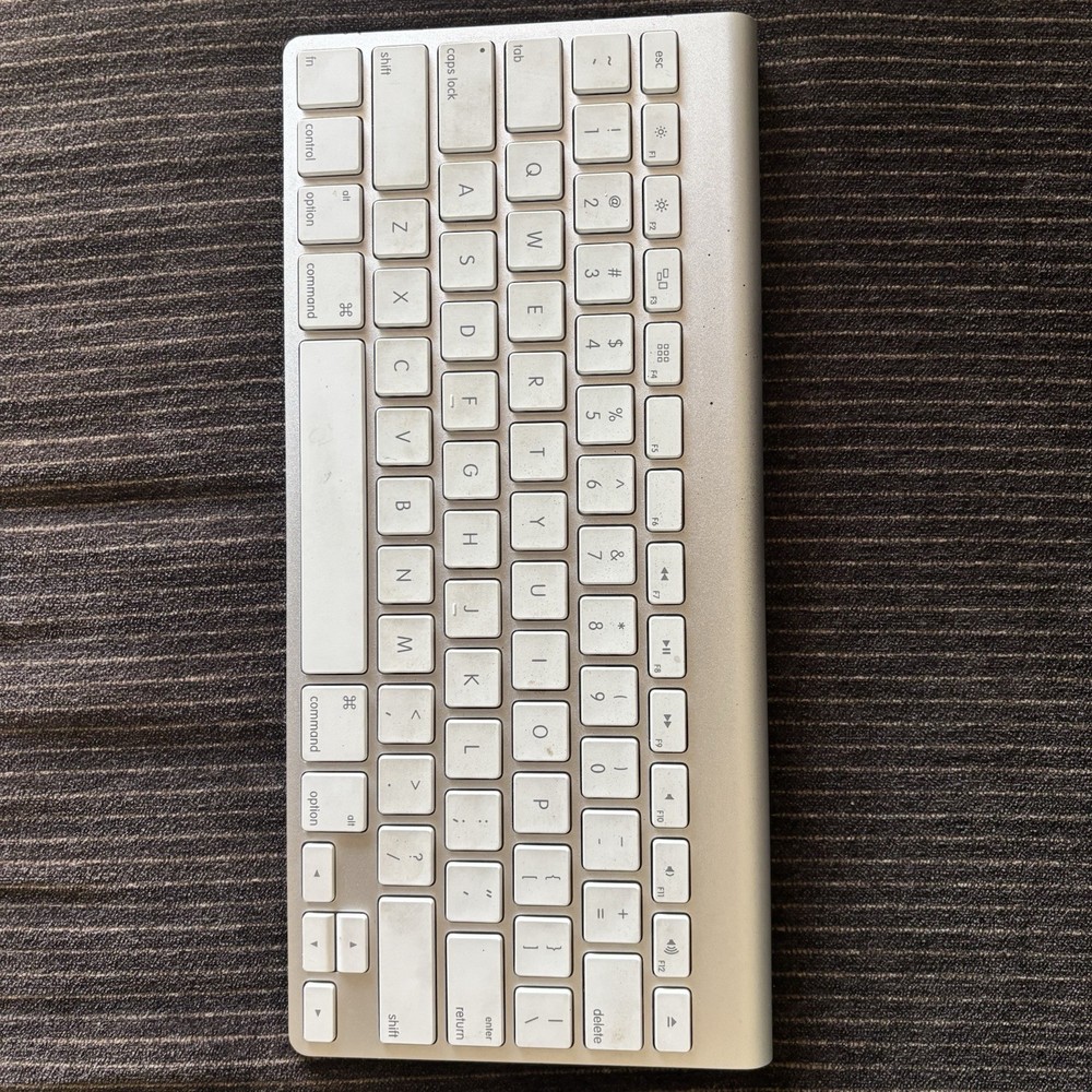 Ultra Slim Wireless Keyboard Compatible with Apple Devices