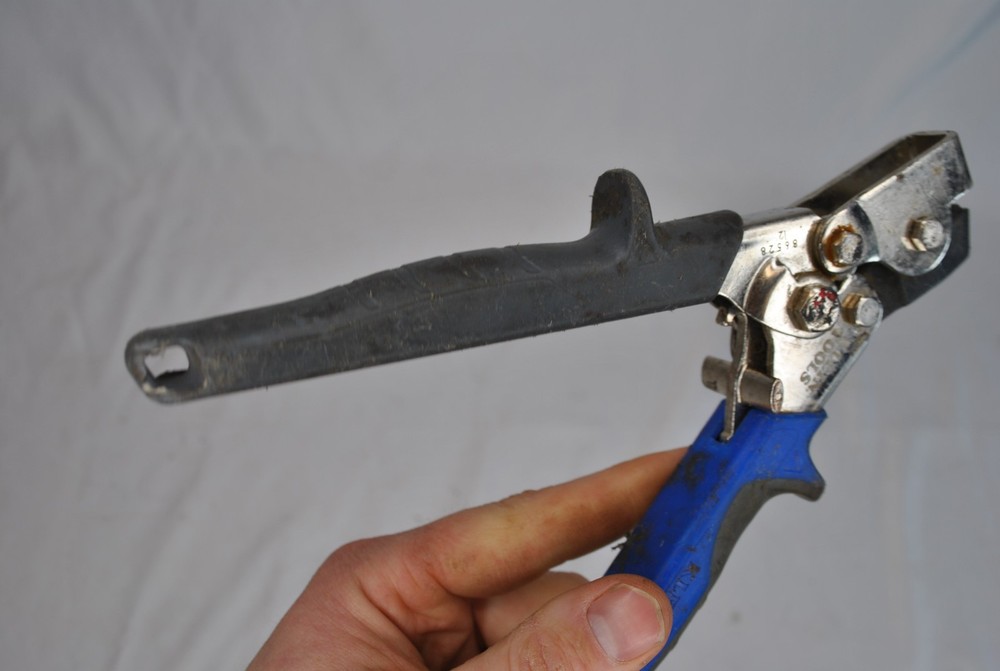 Klein Tools 86528 Snap Lock Punch