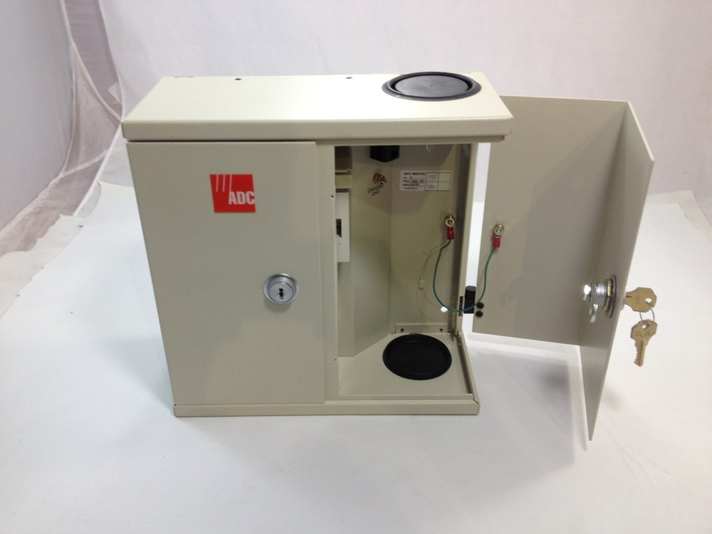 ADC DSX4L-04RWM Wall Mount Panel Empty DS3 4 Position, Used