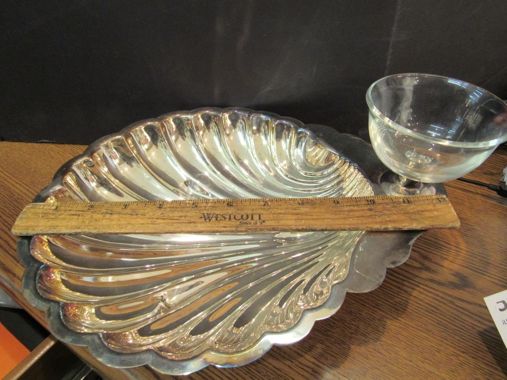 VINTAGE PILGRIM SILVER SILVERPLATE SHELL SERVING DISH (EZS001589)