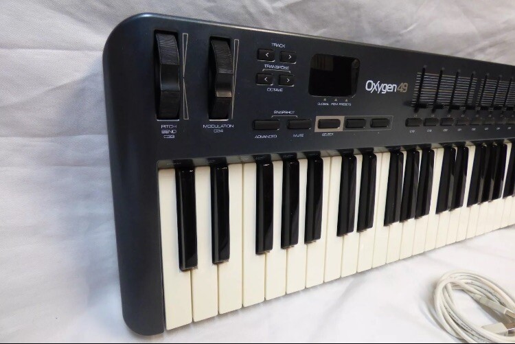 M-Audio OXYGEN 49 Key USB MIDI Electronic Keyboard Controller 3rd Gen w/ Cable