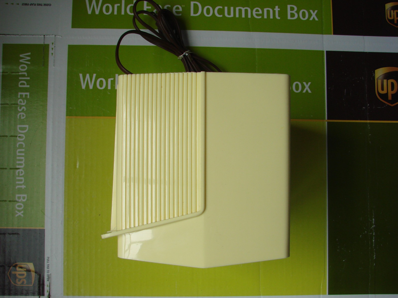 1960 Admiral 4L26B Tube AM Radio Yellow Pastel Color, Tested and Working