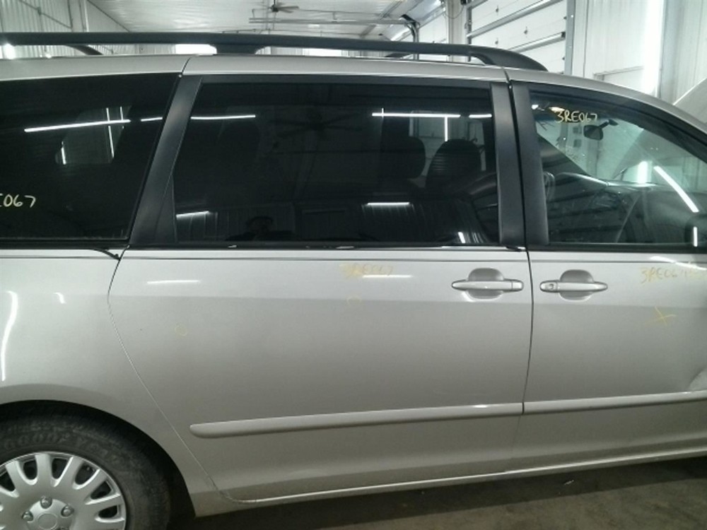 SIENNA 2010 Keys/Latches/Locks 104972369