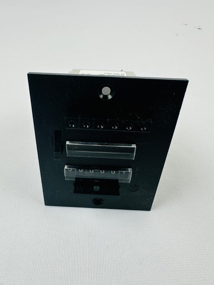 Baumer FE514.650AB3C 6-Digit Presettable Counter