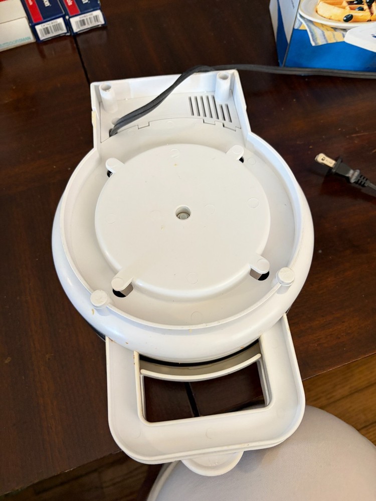 Sunbeam Belgian Waffle Maker 3857-2 NOT TESTED