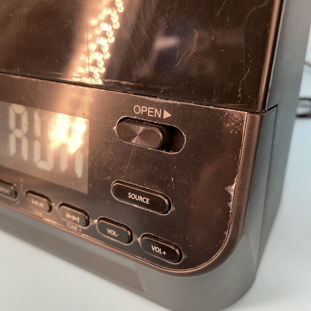 CD PLAYER ON. OND19AAA12 CD Mini Stereo System Black Bluetooth