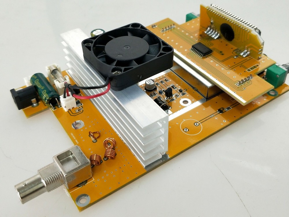 DIY 1.5W/15W Adjustable PLL stereo Fm transmitter broadcast only PCB