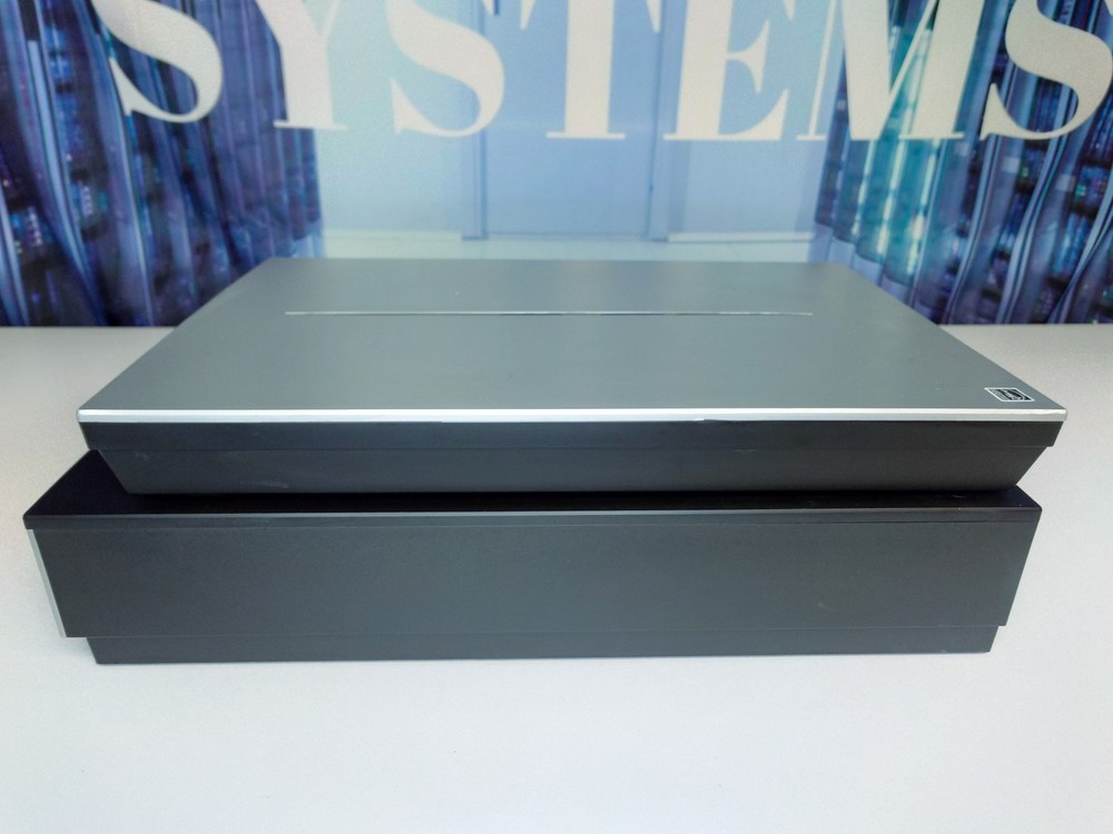 Epson Perfection V700 PHOTO Flatbed Scanner
