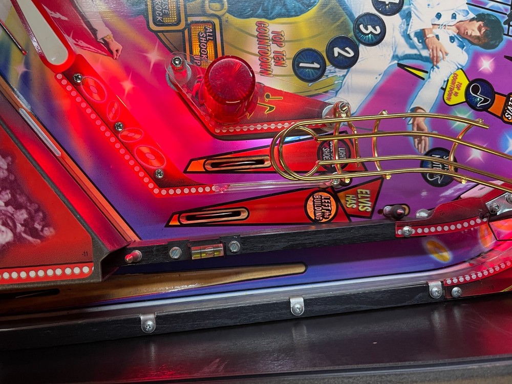 Elvis by Stern Pinball Machine - 2330