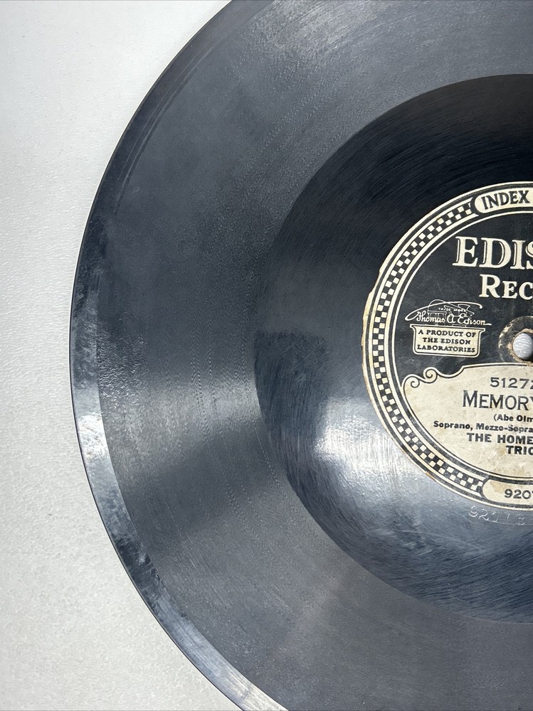 Edison Diamond Disc Phonograph Record, Mammy’s Little Silver Lining,Memory Isle