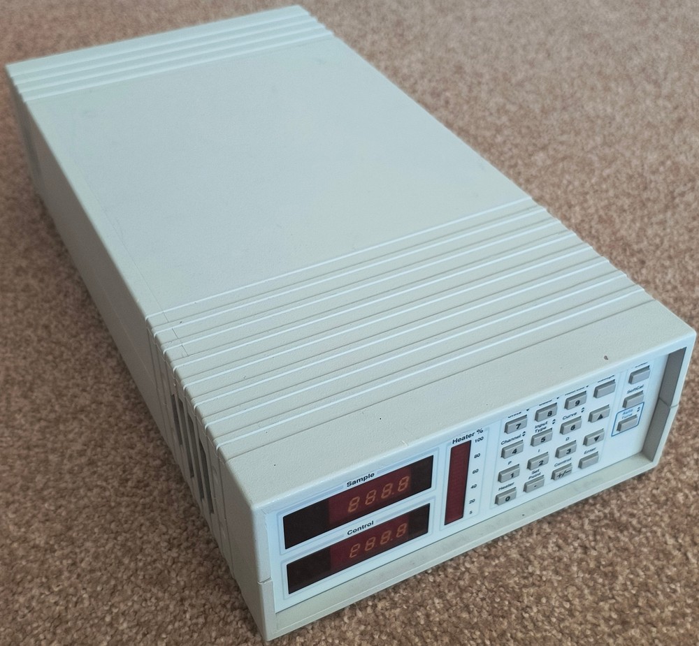 Lake Shore Cryotronics 330 Autotuning Temperature Controller - Tested / Working