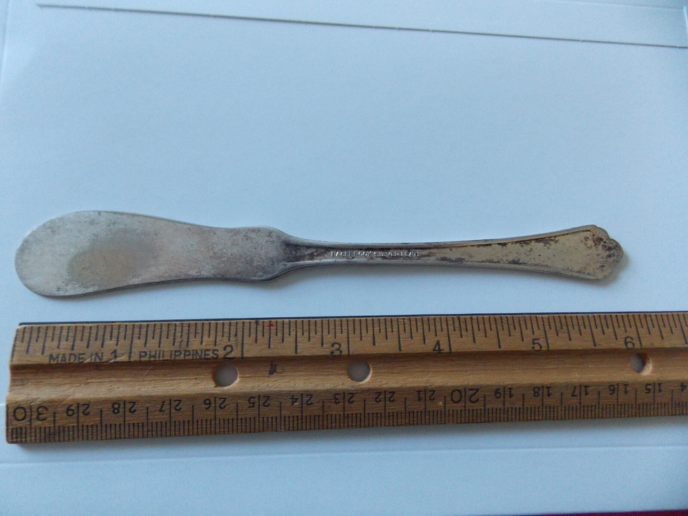 1937 Lynnbrook Pattern Butter Knife Racebrook Silverplate