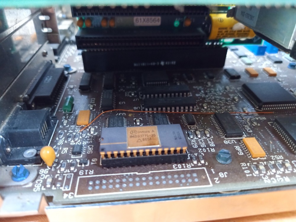 Vintage IBM Personal System/2 Model 30 Desktop Computer 8530-002 Basic 1.1