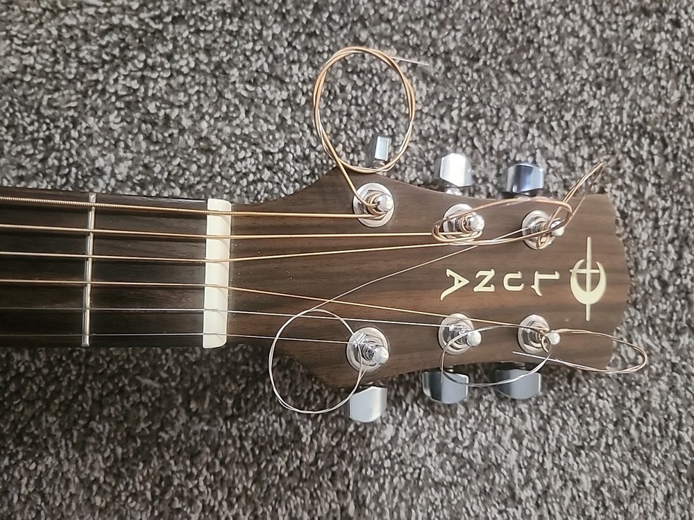 Luna WABI E FOLK Acoustic Electric Solid Top Folk Guitar - Sample