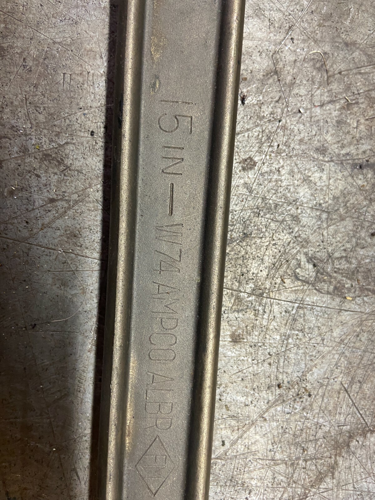 AMPCO W-216 48 INCH PIPE WRENCH, ADJUSTABLE WRENCHES AND BOX WRENCH