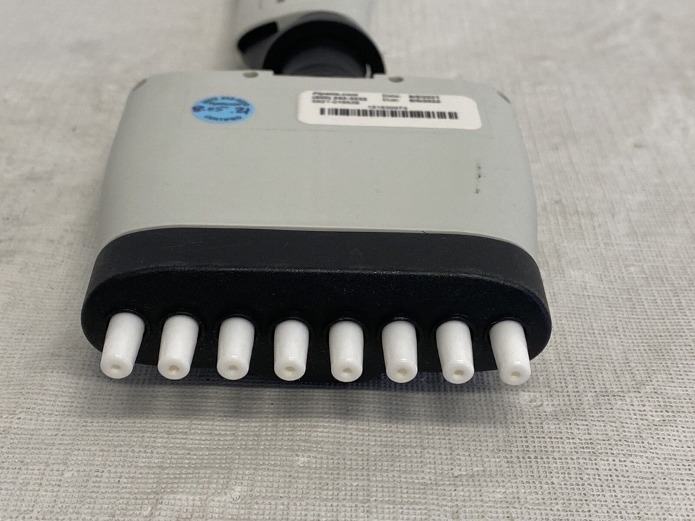 CORNING Lambda Plus 20-200uL 8-Channel Pipettor Autoclavable 4082