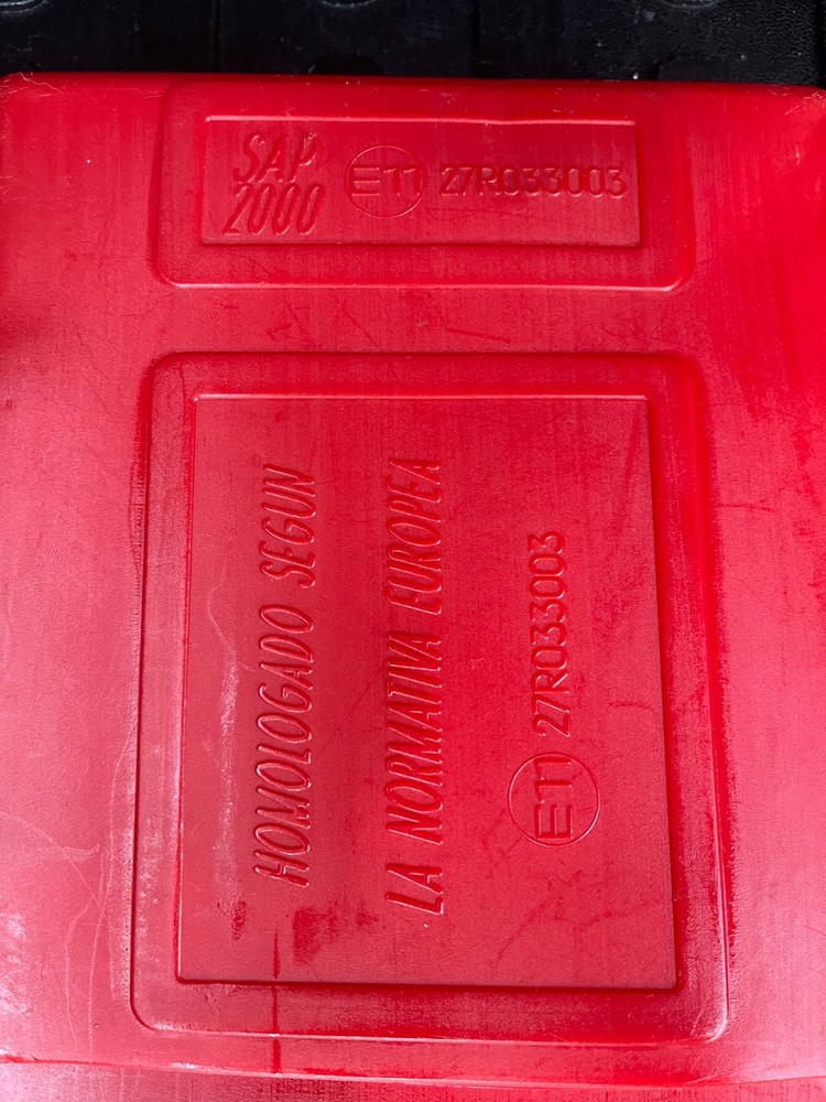 Spanish Triangulo de Averias Warning Triangle