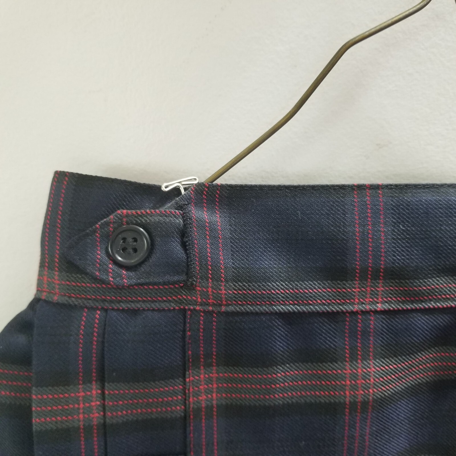 Box of 100 pcs, 13 inch Metal Wire Clothes hangers, 13 gauge, color gold, Used