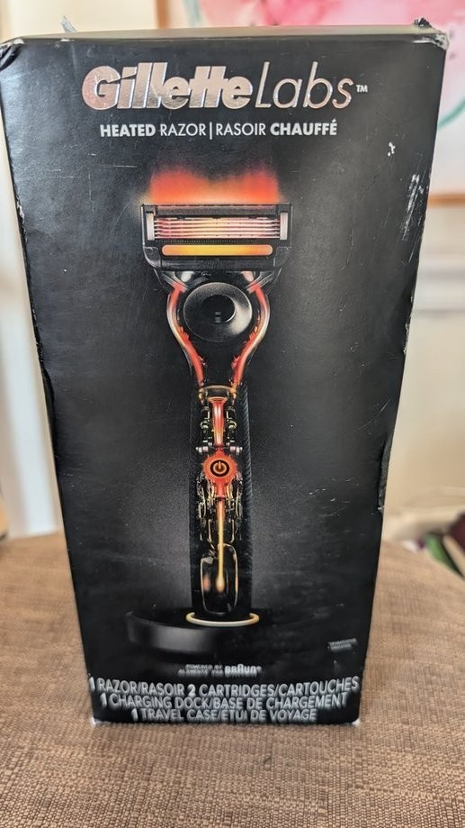 Gillette Labs Heated Razor Starter Kit w/ Base & Case