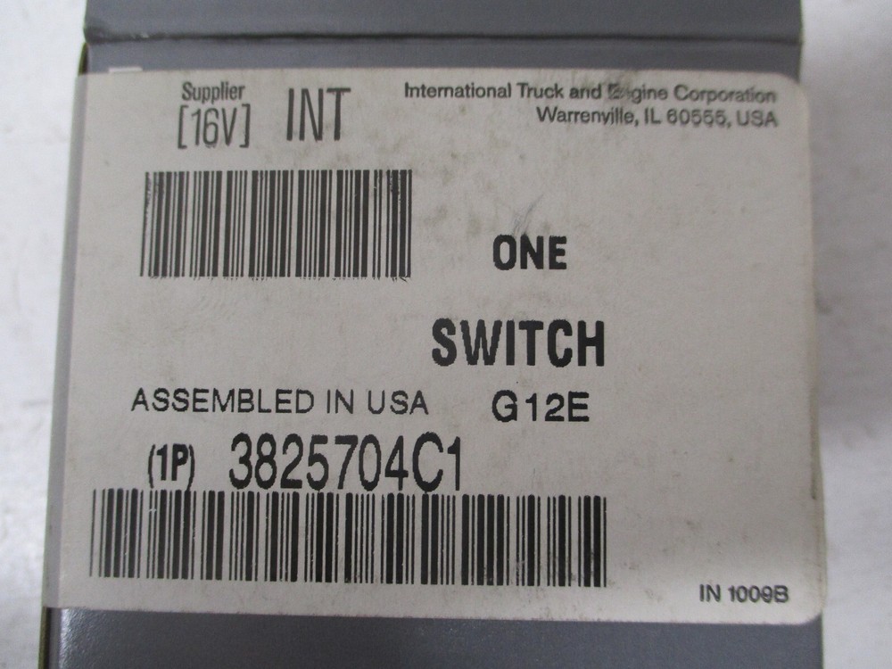 3825704C1 INTERNATIONAL CAB DOME LIGHT SWITCH