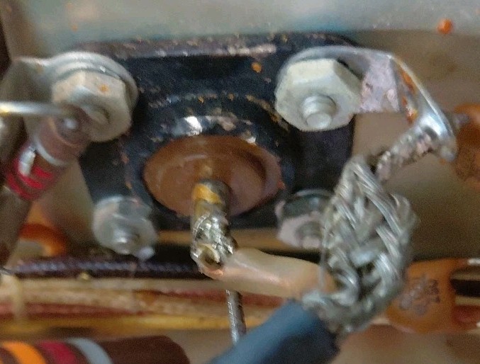 Hallicrafters HT-40 Antenna connection.