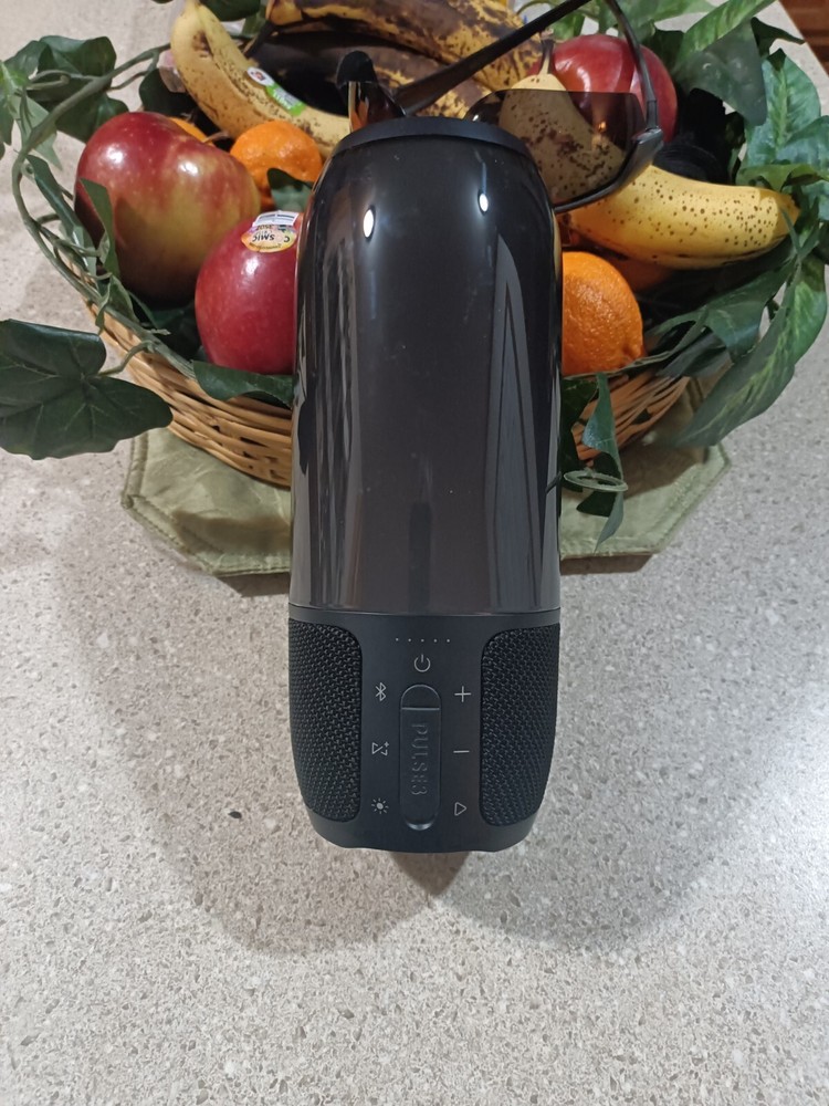 JBL Pulse 3 - Wireless Bluetooth Waterproof Speaker - Black