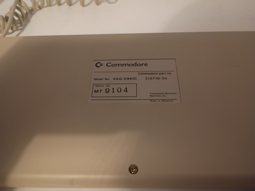 Commodore Amiga Computer Keyboard KKQ-E94YC -2000/3000 - Clean Untested