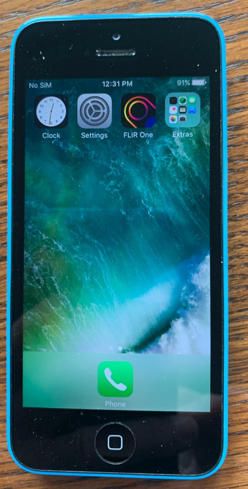 Complete thermal imaging system - FLIR ONE Thermal Camera and iPhone 5c