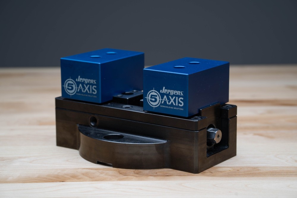 VISE, 75MM CENTERING, WITH JAWS, W/4 5QP020 PULL STUDS