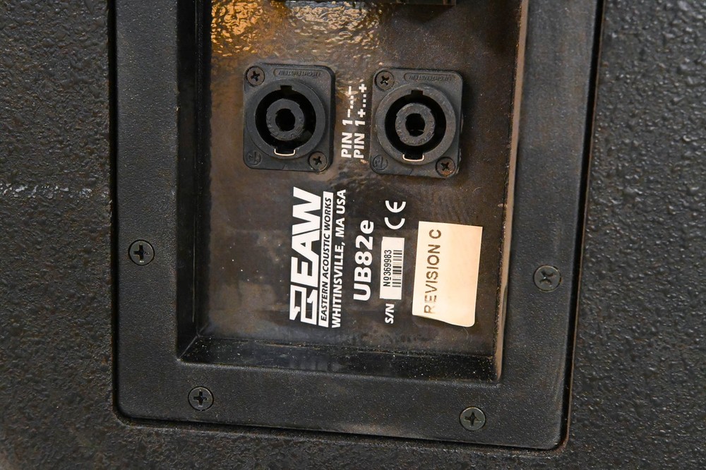 EAW UB82e 2-Way Passive Full Range Loudspeaker (PAIR) CG01XKB