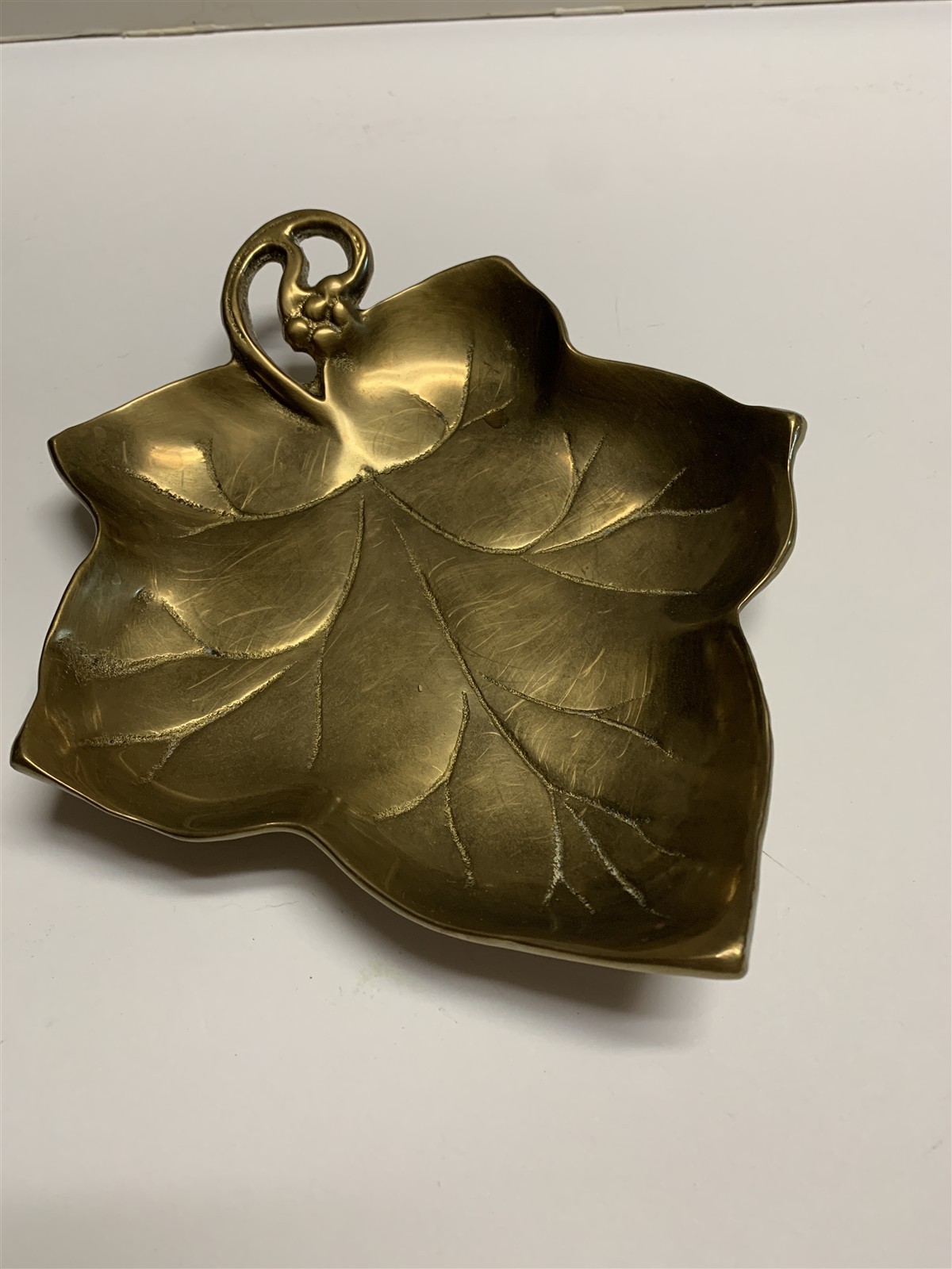 Vtg Solid Heavy Brass Leaf Dish Trinket Tray 7 x 8 1/2