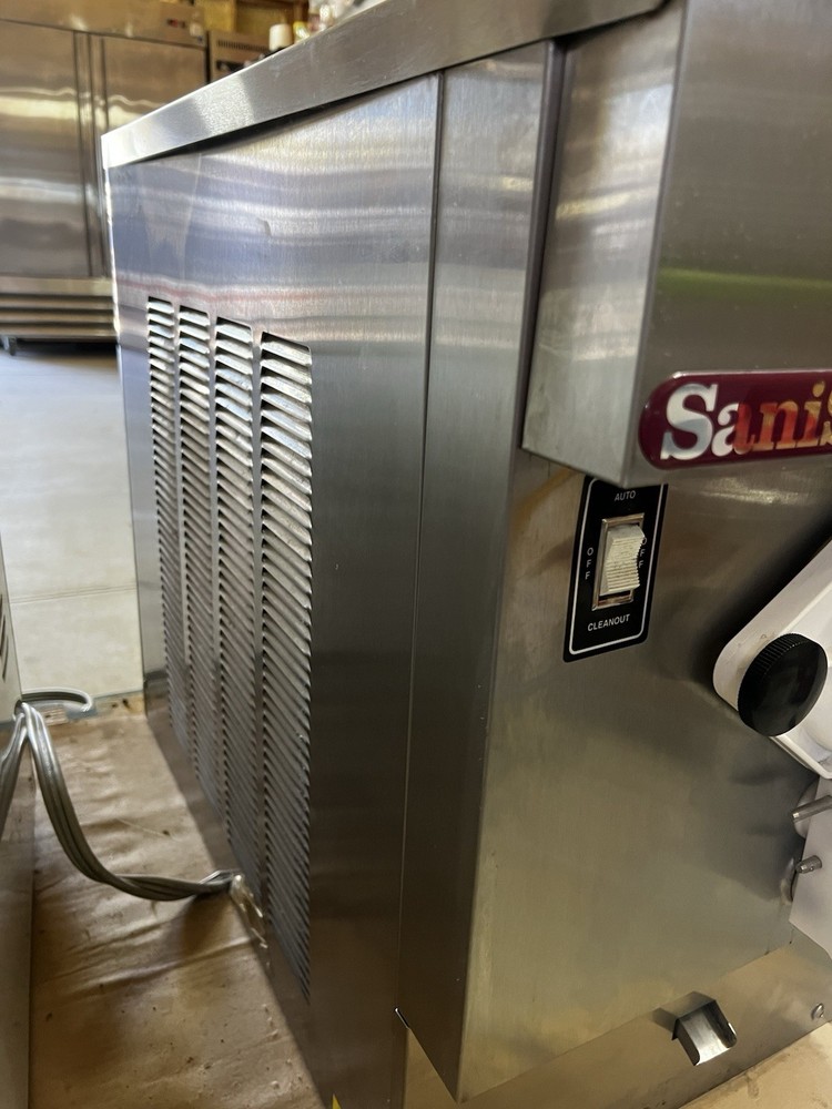Saniserv Shake machine