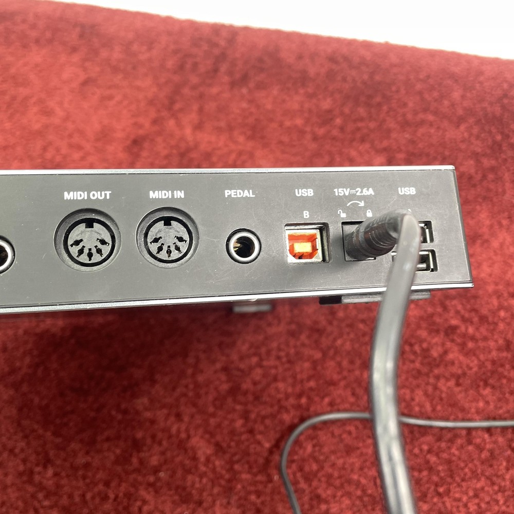 Native Instruments MASCHINE+ Plus HW Standalone Drum Sampler Controller *VIDEO