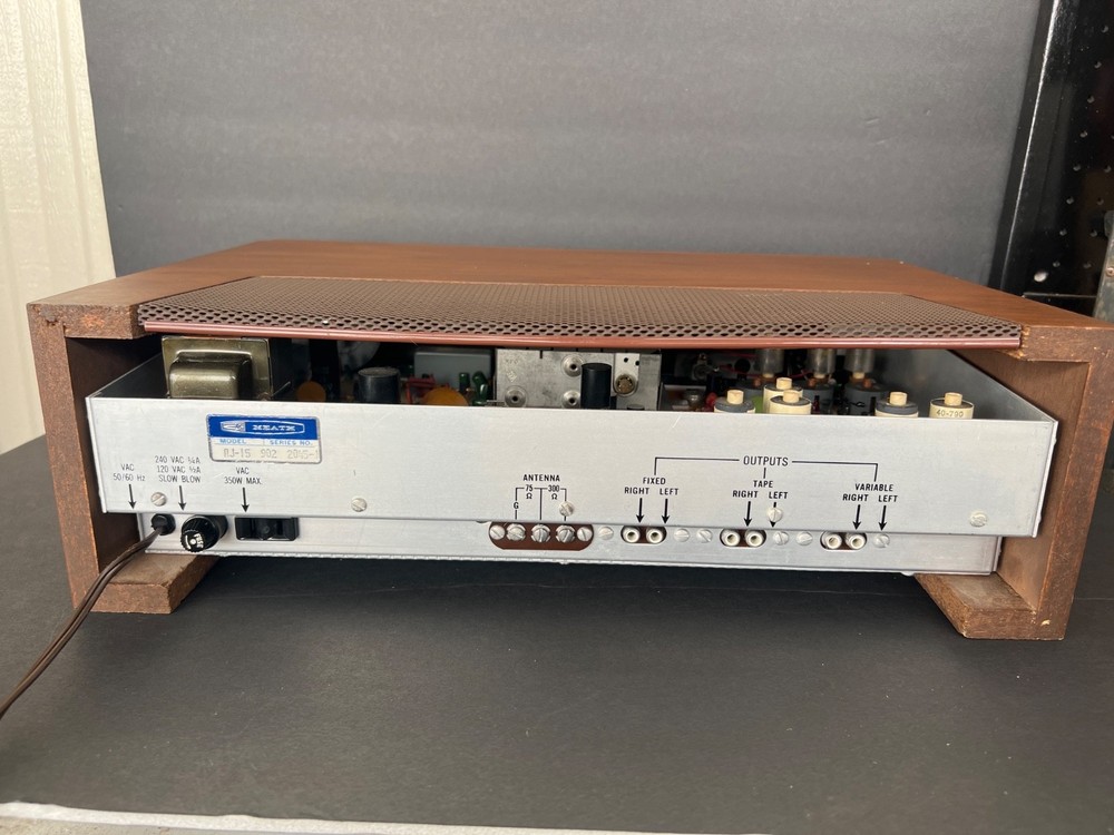 Vintage Heathkit AJ-15 Solid State Stereo Tuner Powers Up.