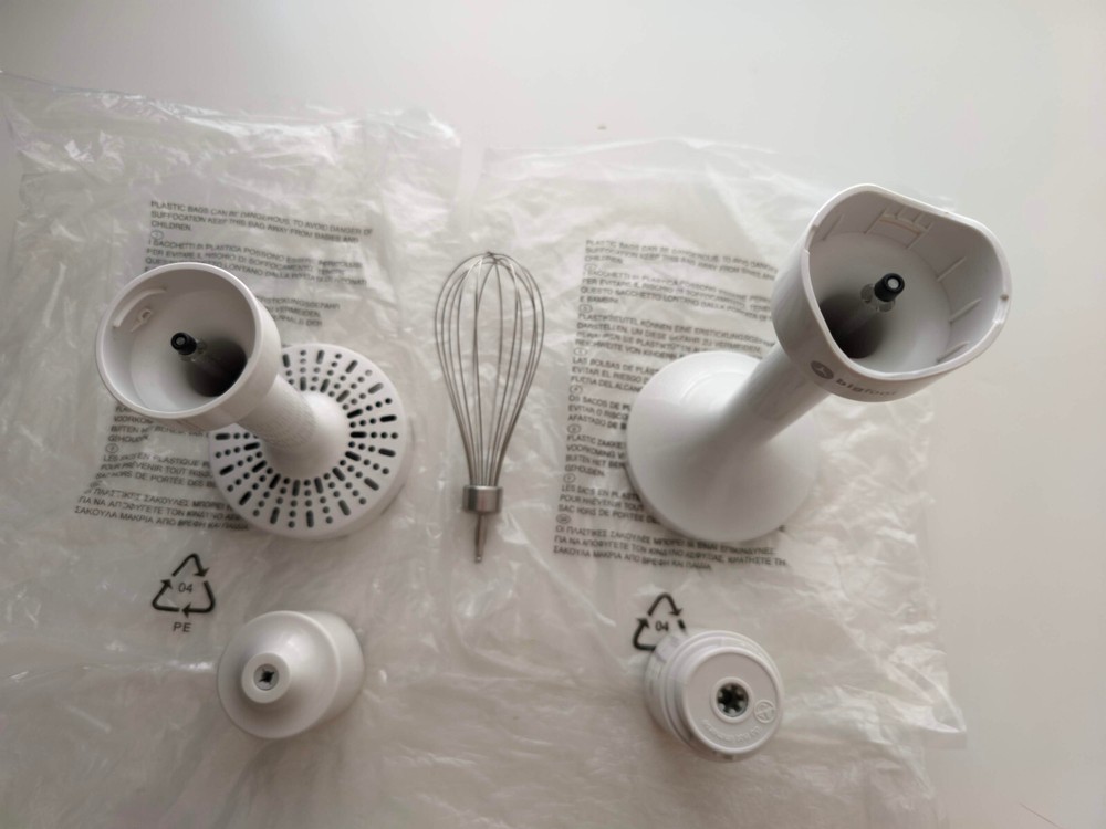 DELONGHI Hand Blender DHB710 Attachments