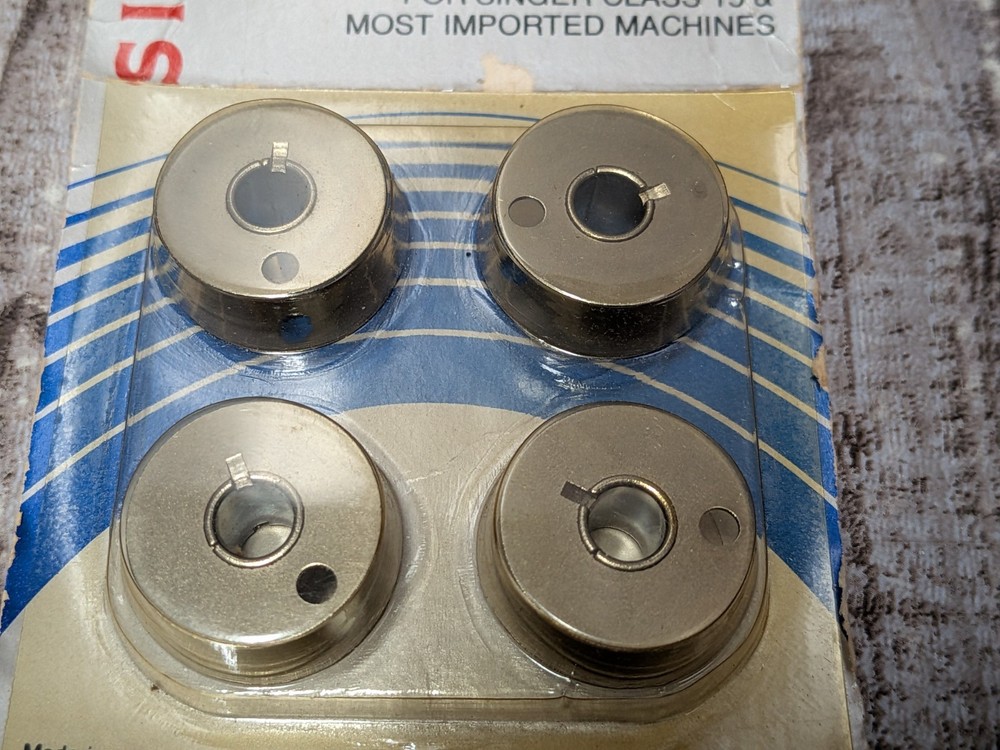 Singer Class 15 Sewing Machine Bobbins NOS #2136