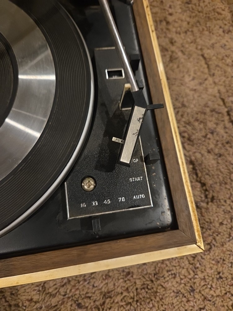 Vintage Lloyd's Turntable Model 2Y17-08A Works