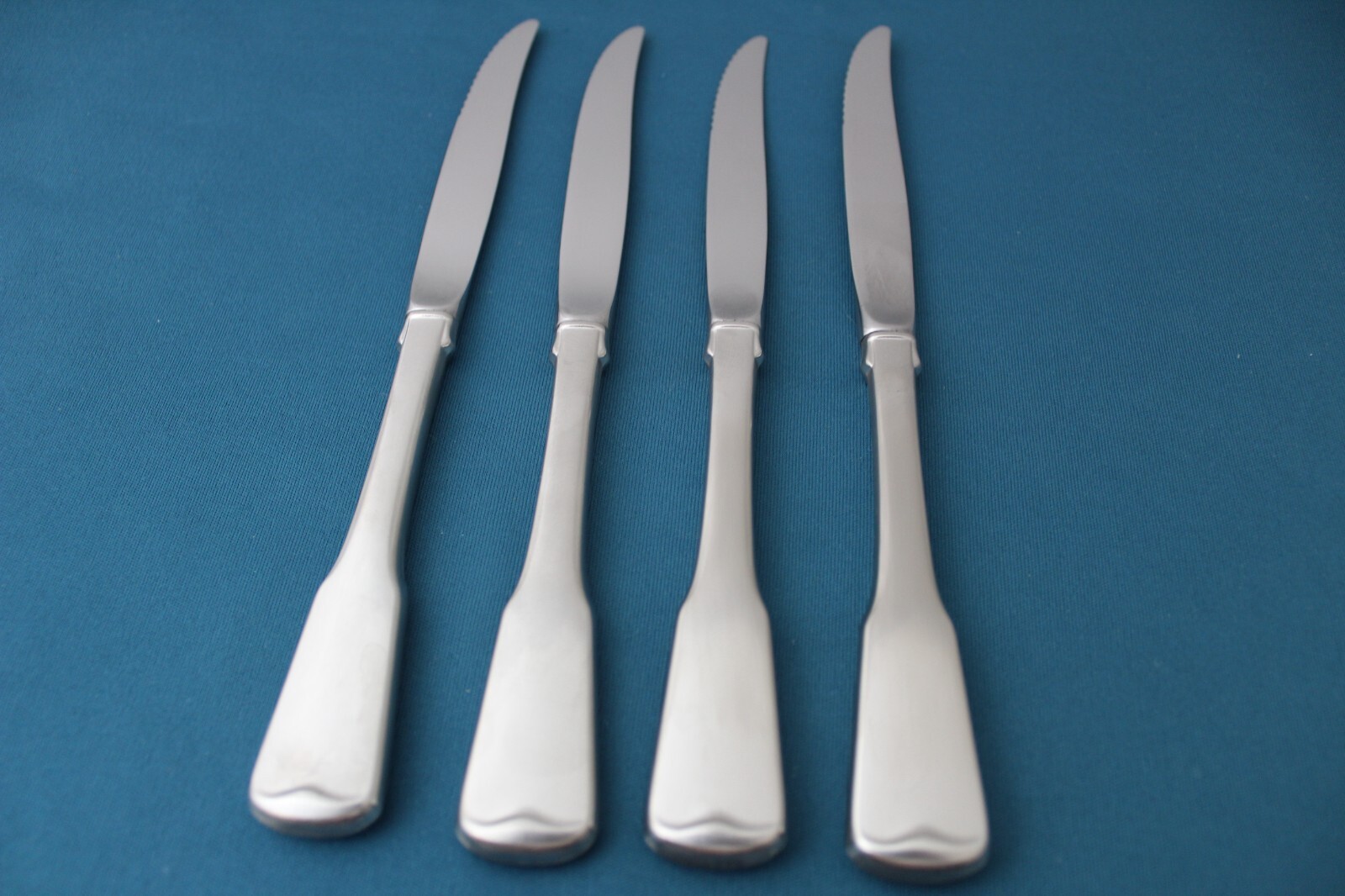 Oneida AMERICAN COLONIAL Steak Knives Hollow (Set of 4) Satin CUBE Stainless 9"