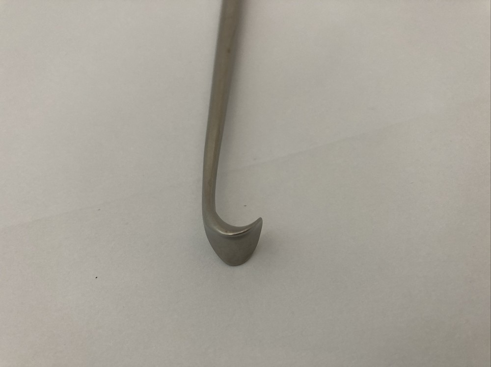 V. Mueller NL1003 Cushing Retractor