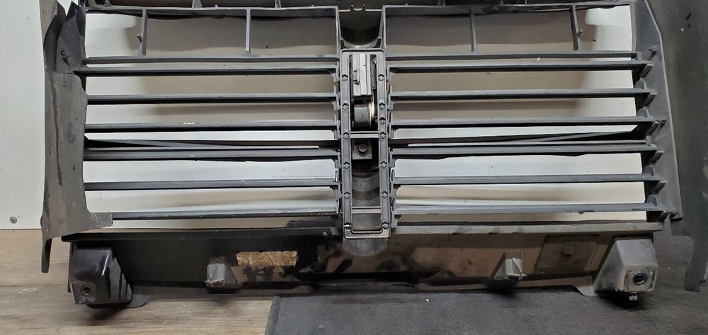 RAM1500 2014 Air Shutter 1176741