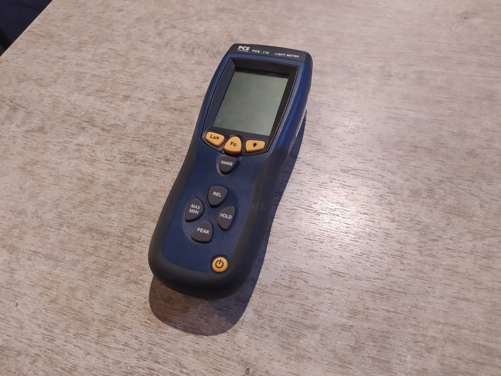PCE INSTRUMENTS PCE-172 LIGHT METER