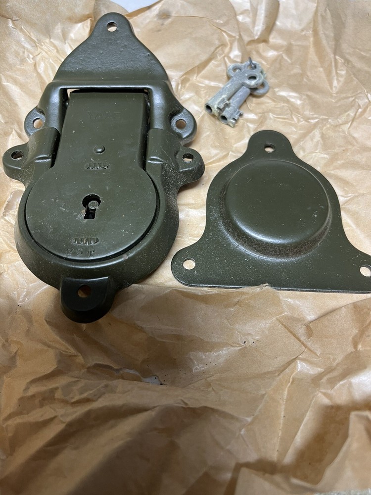 Yale WW2 US Military Footlocker Lock with Hardware Yale Lock