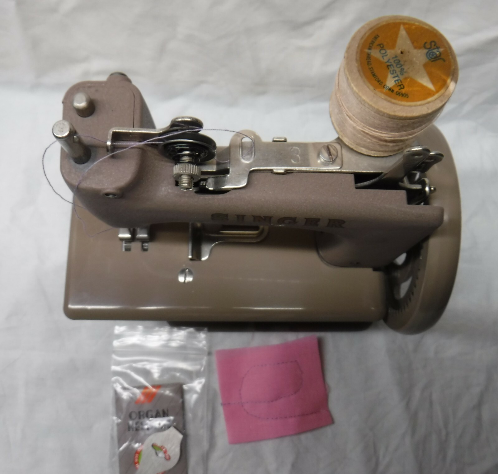 Excellent Little Singer SEWHANDY #20 Vintage 50's   Child's Sewing Machine
