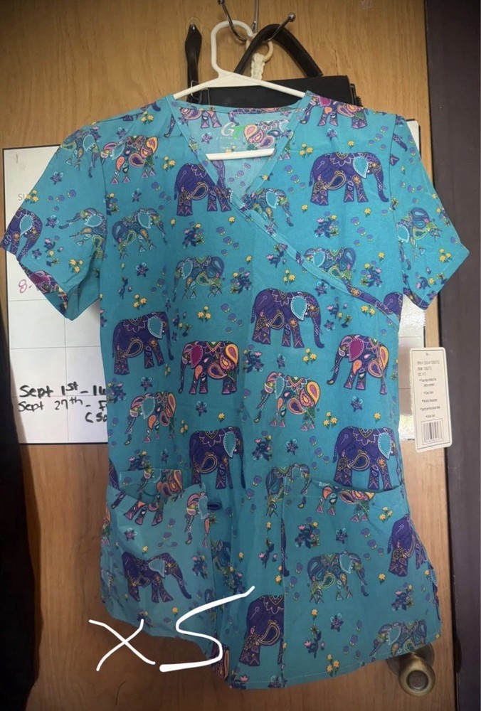 Scrub lot ! Sizes small/ XS