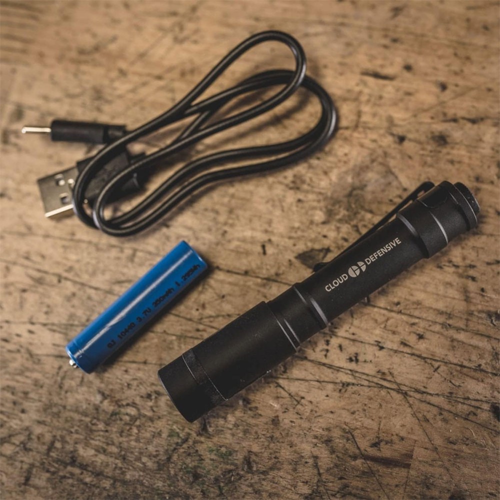 CLOUD DEFENSIVE Chicro Admin 350 Lumens Light (CHICRO-01-BLK)