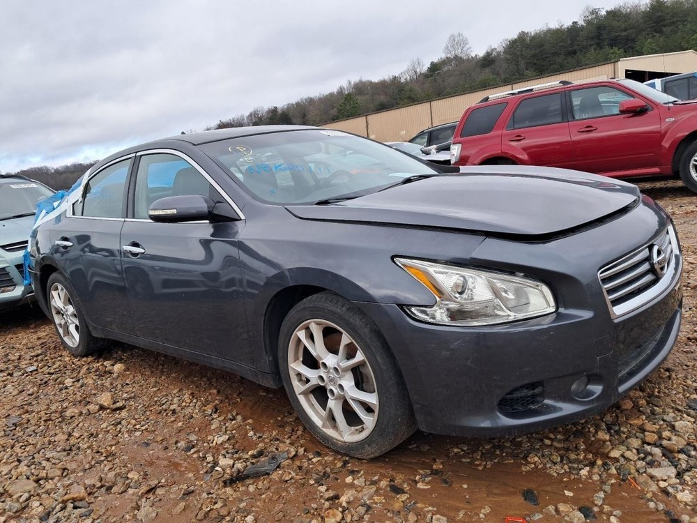 MAXIMA    2012 Glove Box 4885345